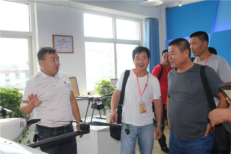 1568011825895198.jpg 河北智飛極農(nóng)無人機科技|保定ASFC無人機駕駛員培訓考證|打藥撒藥噴藥植保無人機