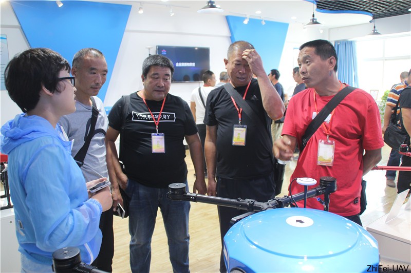 1568011826844437.jpg 河北智飛極農(nóng)無人機科技|保定ASFC無人機駕駛員培訓考證|打藥撒藥噴藥植保無人機