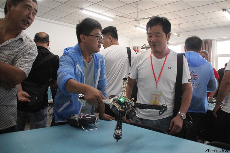 1568012385947859.jpg 河北智飛極農(nóng)無人機科技|保定ASFC無人機駕駛員培訓考證|打藥撒藥噴藥植保無人機