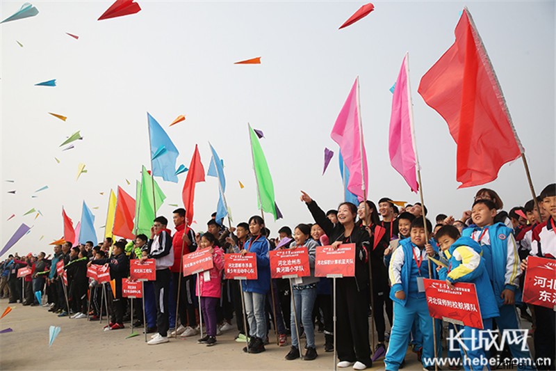 河北智飛極農(nóng)無人機科技|一鳶科技|行業(yè)定制無人機 河北智飛極農(nóng)無人機科技|一鳶科技|行業(yè)定制無人機